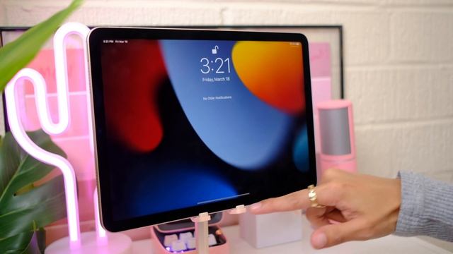 iPad Air 5 vs iPad Pro? (UNBOXING + IMPRESSIONS) смотреть онлайн