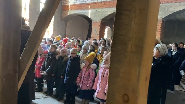 В православной гимназии Коврова впервые провели молебен смотреть онлайн