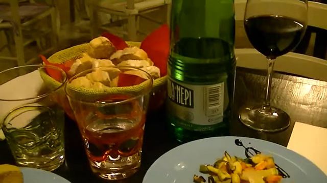 чем кормят в Италии))регион Умбрия,г .Орвието.Мясной ресторанчик смотреть онлайн