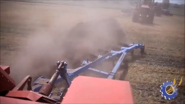 Плуг лемешный навесной FINIST ПНГ 8 50К в работе смотреть онлайн