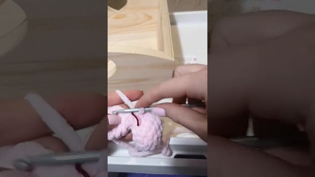 Вяжем плюшевое сердечко крючком. Амигуруми смотреть онлайн