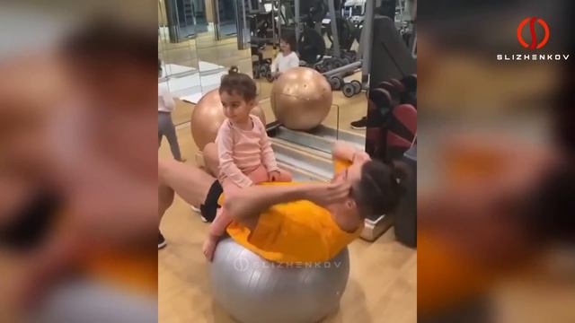 The Life of Cristiano Ronaldo: Best & Rare Moments смотреть онлайн