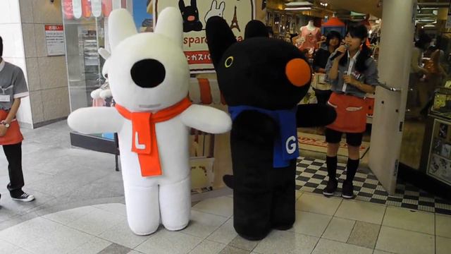 Gaspard and Lisa In-Store Appearance, Kiddy Land, Osaka | The Real Japan | HD смотреть онлайн