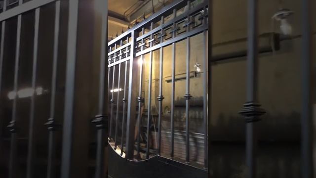 Кованные откатные ворота на ЕВРО балке смотреть онлайн