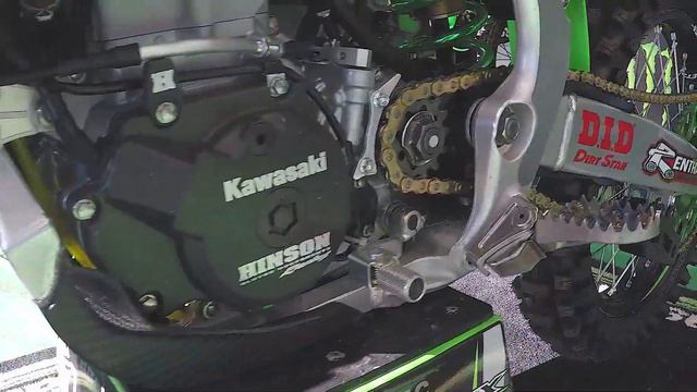 Up Close With Eli Tomac's Monster Energy Kawasaki KX450F смотреть онлайн