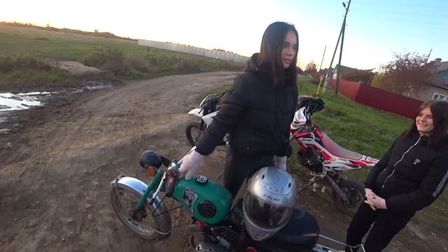 ШКОЛЬНИЦА ПРОПАЛА НА КАРЬЕРАХ. ДЕВУШКИ НА ПИТБАЙКАХ. НАШЛИ БРОШЕННЫЙ ПИТБАЙК В ЛЕСУ.