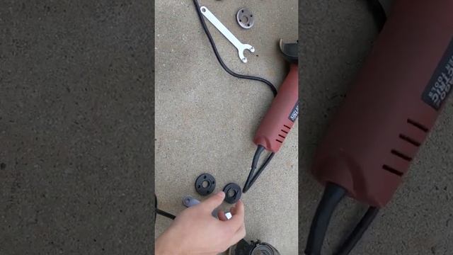 Harbor Freight Chicago Electric vs. Walmart Hyper Tough Angle Grinder Comparison смотреть онлайн