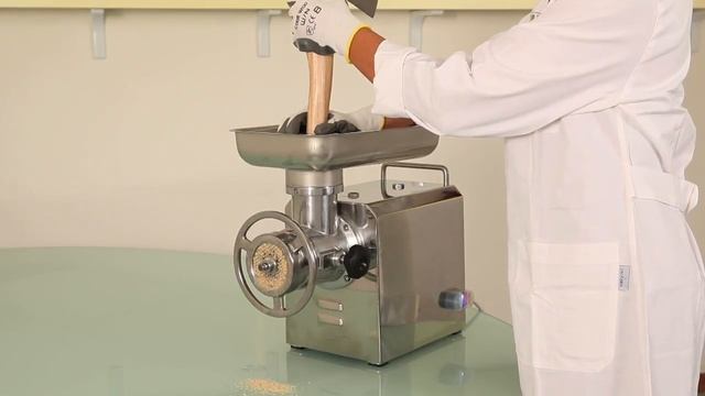 Tritacarne professionale - Made in Italy смотреть онлайн