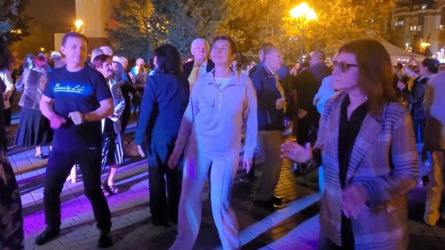 Потому что ты живёшь на соседней улице... 17.09.23 смотреть онлайн