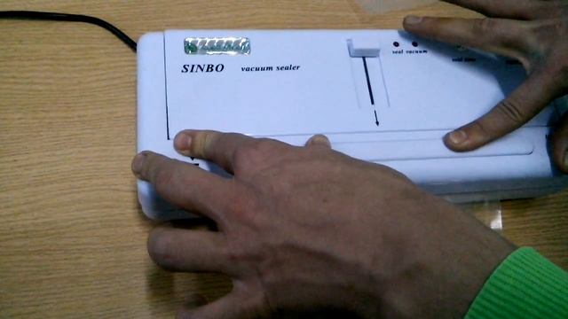 Вакууматор ручной Sinbo (вакуумный упаковщик) смотреть онлайн
