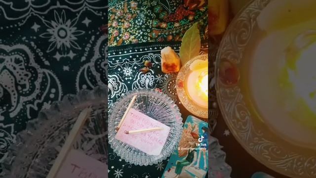 Как да разбера дали ме харесва? ♥️ #таро #гадание #гаданиетаро #ритуал #любов смотреть онлайн