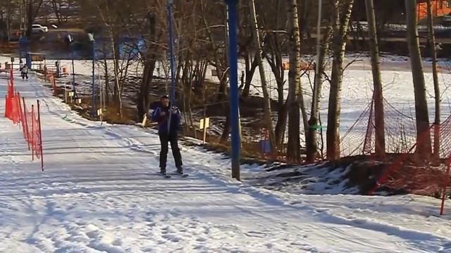 Roman Buzylev gives a master class for ski-balalaika. смотреть онлайн
