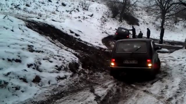 ВАЗ 21214 НИФКА подъём в горку смотреть онлайн