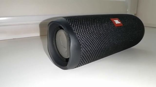 Колонка JBL FLIP 5 LFM 60% Bass Test смотреть онлайн