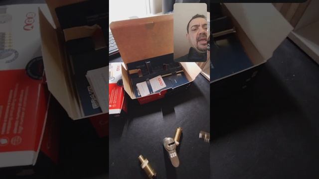 Cilindro Europeo AGB Genio frizionato per serrature smart Tedee Pro. Conversione del cilindro смотреть онлайн