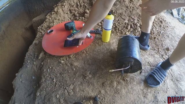 Новичок паяет медные трубки - клапан Шредера к компрессору смотреть онлайн