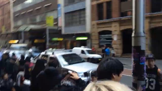 iPhone 6 Sydney Apple Store queue hyperlapse смотреть онлайн