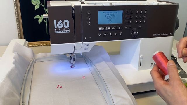PFAFF® creative ambtion™ 640 - Kirjontatoiminnot смотреть онлайн
