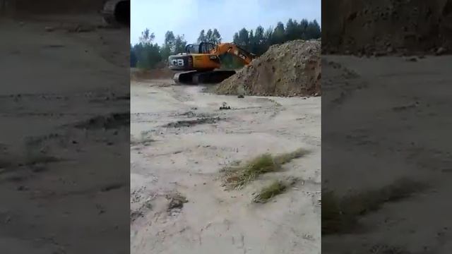 Погрузка и разработка пескогрунта в карьере jcb(1) смотреть онлайн