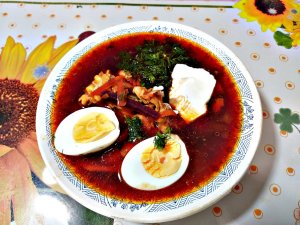 Свекольный суп, любимые с детства супы