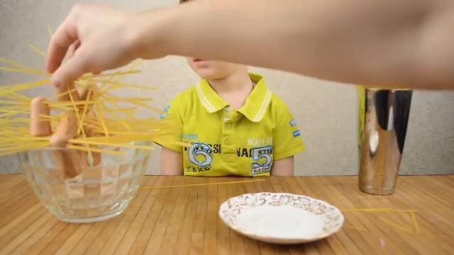 Готовим осьминогов из сосисок ○ Cooking octopus of sausages смотреть онлайн