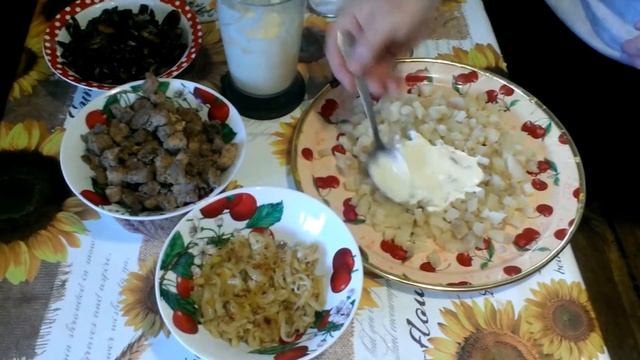 Салат Лемберг со Свининой и Грибами