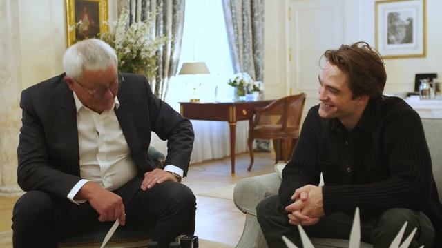 24 Hours With Robert Pattinson | Vogue смотреть онлайн