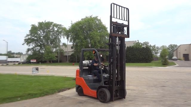 FORKLIFT FOR SALE 2012 TOYOTA 8FGCU30 #6453 смотреть онлайн