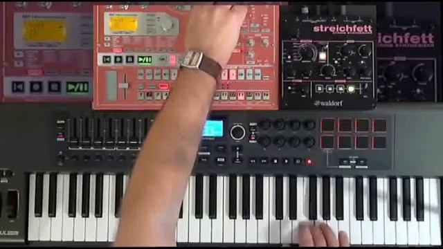 Full Bucket Music - Squares (2016) смотреть онлайн