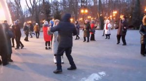 КОХАННЯ ЗОЛОТО!???/НЕЛЛИ И ИВАН ТАНЦУЮТ!?/КРАСИВЫЕ ТАНЦЫ В ПАРКЕ ГОРЬКОГО ХАРЬКОВ ФЕВРАЛЬ 2021