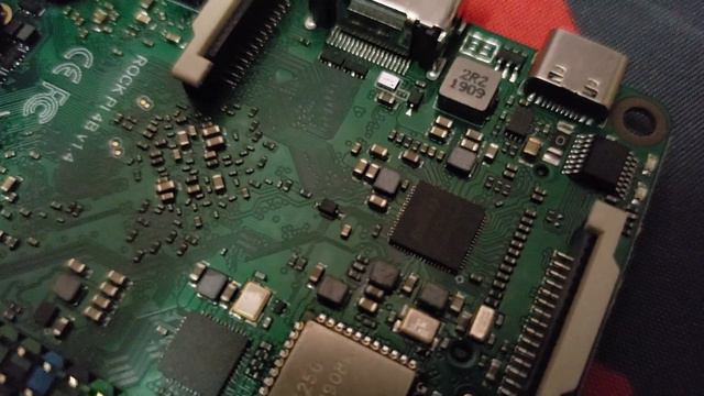 Rock Pi 4b Unboxing and How To Assemble It With The M.2 Extension Board смотреть онлайн