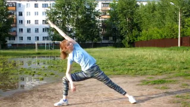 Мария Луговских. Йога. Комплекс асан без коврика. смотреть онлайн