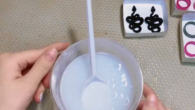 DIY ? Делаю силиконовые формы для эпоксидной смолы ? смотреть онлайн