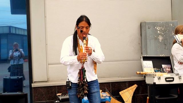 Музыка индейцев. Индеец Инти. Пакарина.  (467)