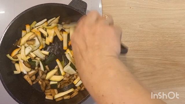 На кухне! == Готовим #кетолепешканасковороде Отбивную и овощи смотреть онлайн