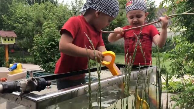 VLOG: В аквариуме на улице. Подарила маме духи // In the aquarium on the street. Gave mom perfume смотреть онлайн