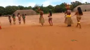 Povos waura  visitas povos mehinako, 07 /01 / 2023 dançando do passarinho kuyakua natu .