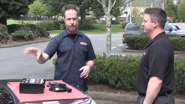 Whelen shows us their CenCom Carbide Demo Charger смотреть онлайн