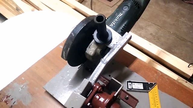 Отрезной торцовочный станок своими руками для болгарки (УШМ) из ступицы.Making Angle Grinder Stand смотреть онлайн