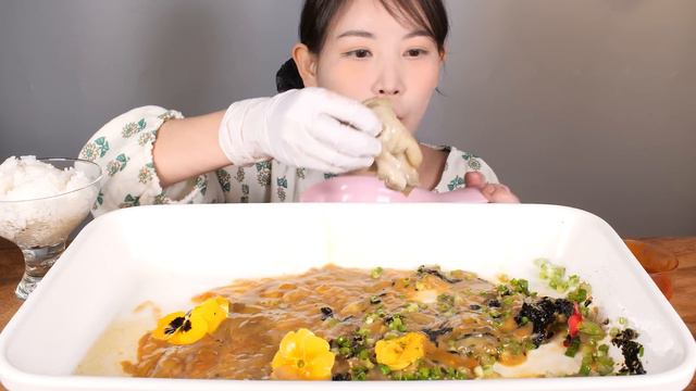 비벼 비벼💛✨ 해삼내장 비빔밥 바위굴 먹방 sea cucumber intestines (bibimbap) & Giant oyster mukbang korean food смотреть онлайн