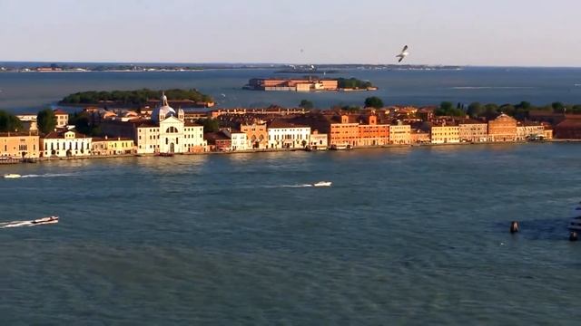 Вид с колокольни Сан Марко в солнечную погоду смотреть онлайн