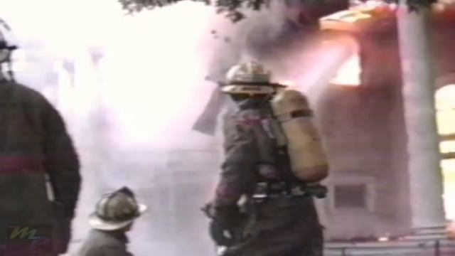 Fire Trucks to the Rescue | FULL SHOW | Lots & Lots of Fire Trucks смотреть онлайн