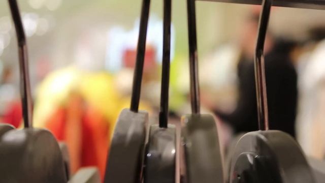 КАК ПОЗНАКОМИТЬСЯ С ДЕВУШКОЙ У КОТОРОЙ ЕСТЬ ПАРЕНЬ ПРИ МАМЕ! смотреть онлайн