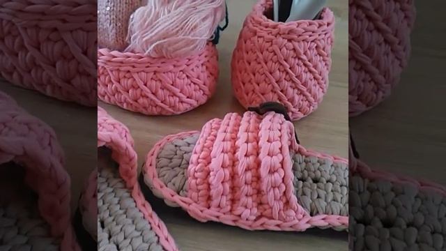 Модные домашние тапочки из трикотажной пряжи