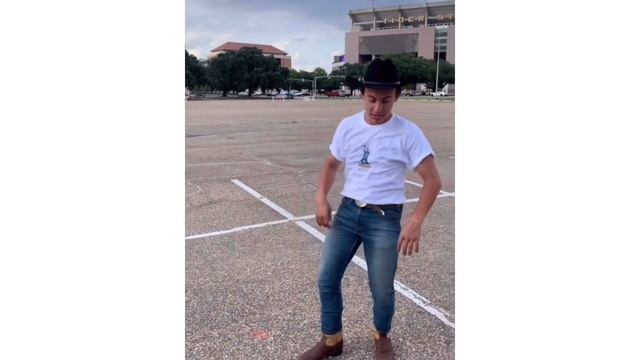 COWBOY CALE DOES THE GIT UP смотреть онлайн