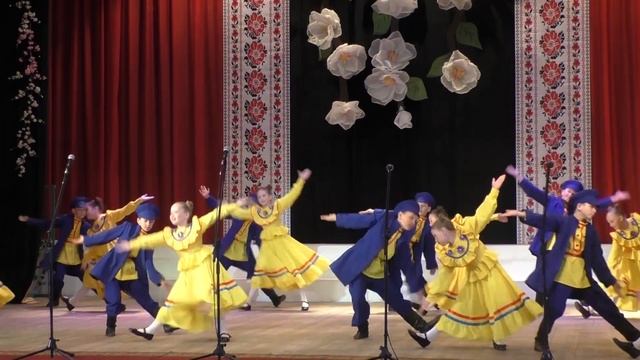 ТАНЦЫ + "Пчёлочка" п.п.Кузоватово смотреть онлайн