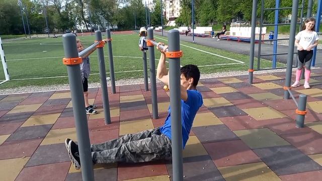 Попробовал подтягивания алмазным хватом на брусьях. смотреть онлайн