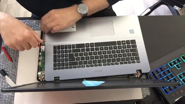 ASUS R702UV-BX066T Vivobook 17 : Carte Wifi AX210N GW Intel WiFi 6 Et Blutooth 2.4 Et 5 Ghz.