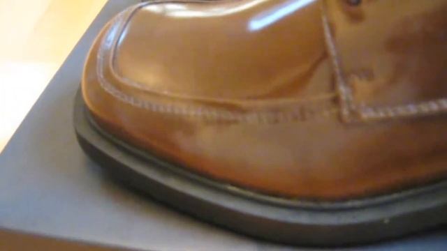 Kenneth Cole Reaction T-Flex смотреть онлайн