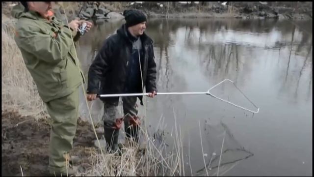 МОНСТР НА РЫБАЛКЕ ! САМЫЕ СТРАШНЫЕ МОМЕНТЫ Русалка Монстр 2 Вот это рыбалка 2018 ты не поверишь смотреть онлайн